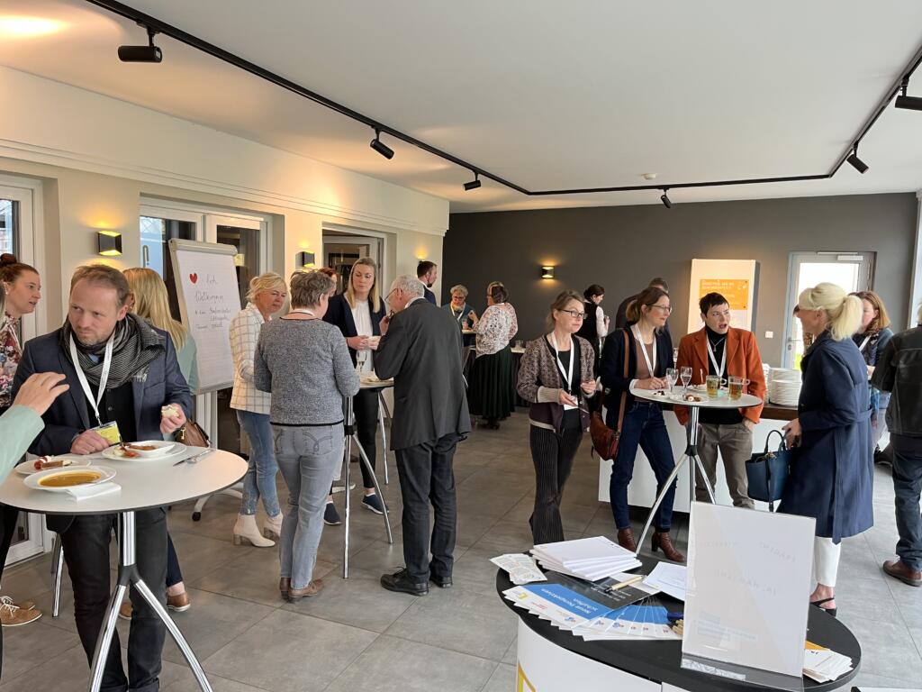 Veranstaltung zur Arbeitswelt der Zukunft: Zukunftszentrum MV+ diskutiert mit Unternehmen über erfolgreiche Strategien Veranstaltung zur Arbeitswelt der Zukunft: Zukunftszentrum MV+ diskutiert mit Unternehmen über erfolgreiche Strategien