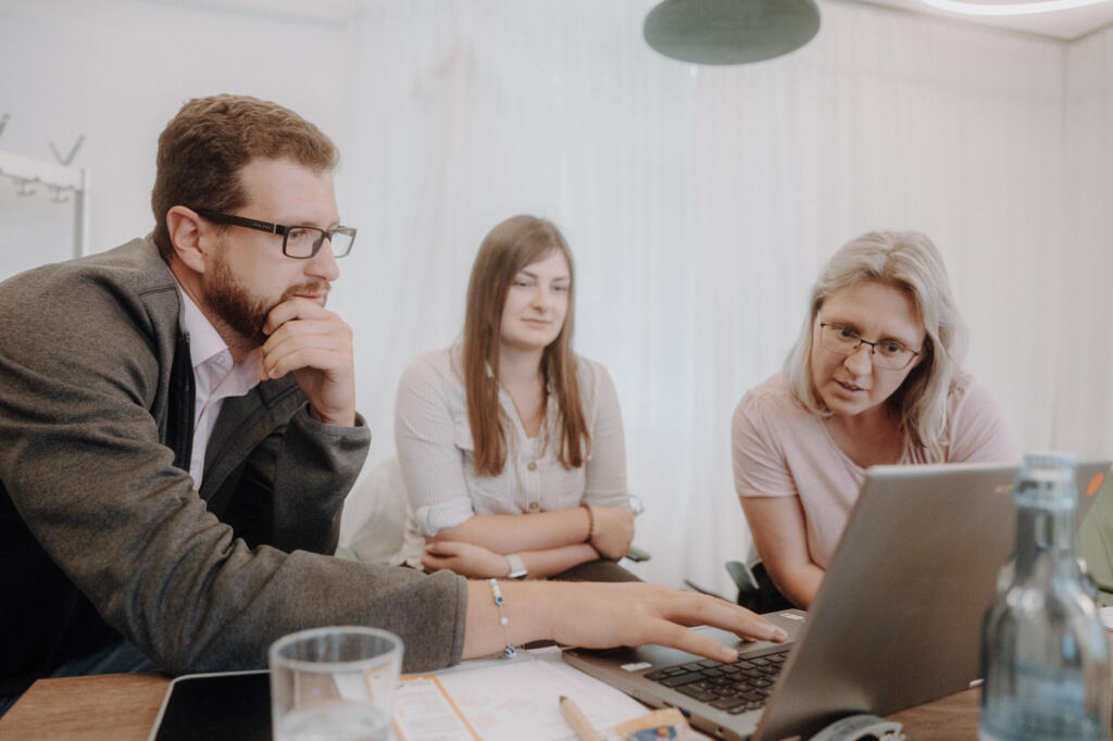 Digitale Weiterbildung: Warum Unternehmen jetzt handeln müssen – oder den Anschluss verlieren Digitale Weiterbildung: Warum Unternehmen jetzt handeln müssen – oder den Anschluss verlieren