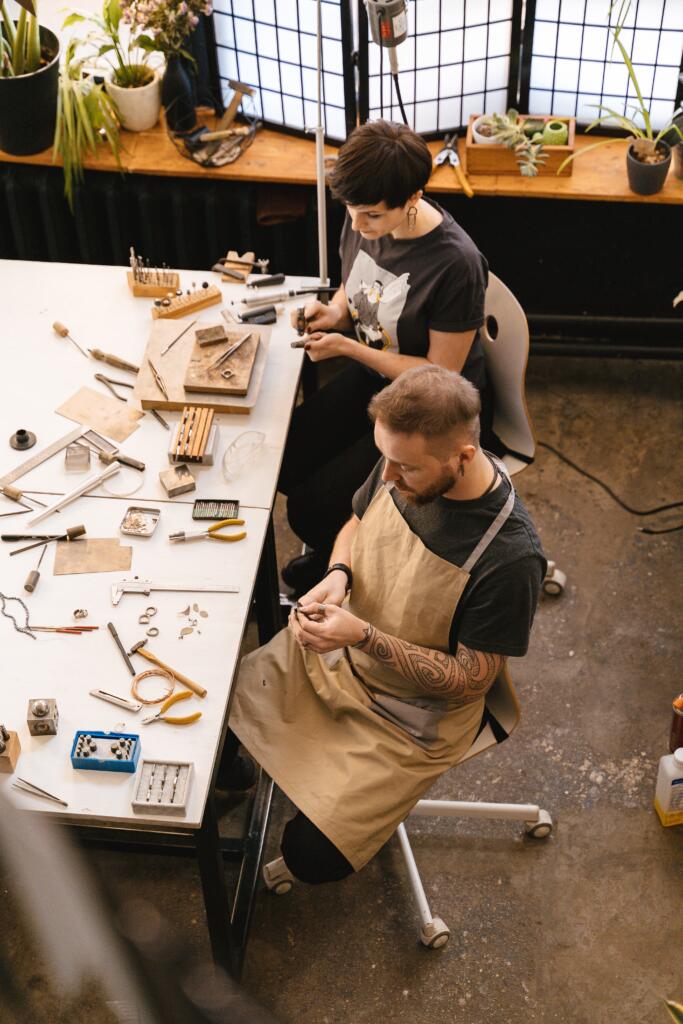 Digitalisierung im Handwerk: 10 KI-Ideen, die sofort umsetzbar sind Digitalisierung im Handwerk: 10 KI-Ideen, die sofort umsetzbar sind